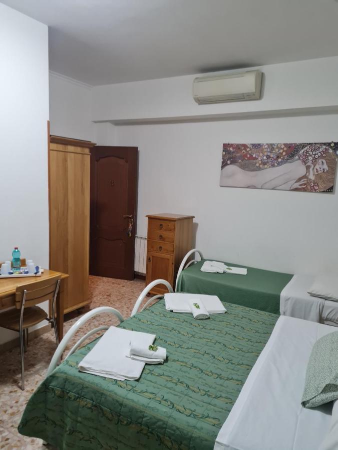La Palazzina Hotel Рим Екстериор снимка