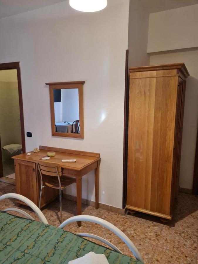 La Palazzina Hotel Рим Екстериор снимка