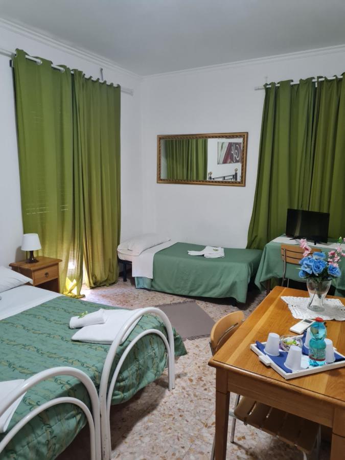 La Palazzina Hotel Рим Екстериор снимка