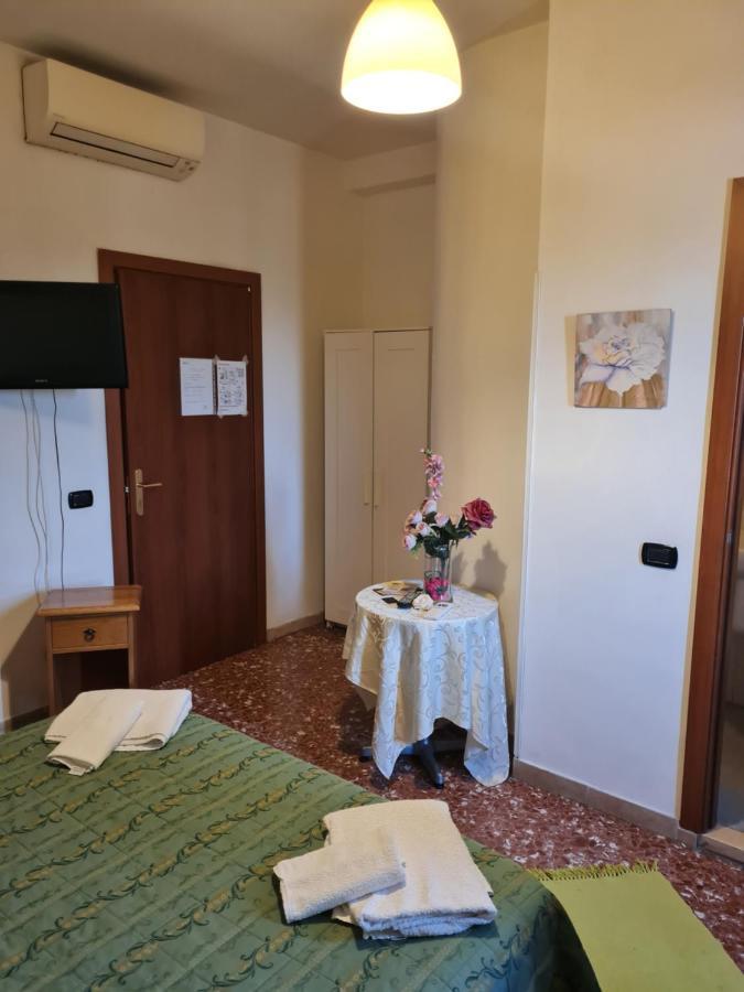 La Palazzina Hotel Рим Екстериор снимка